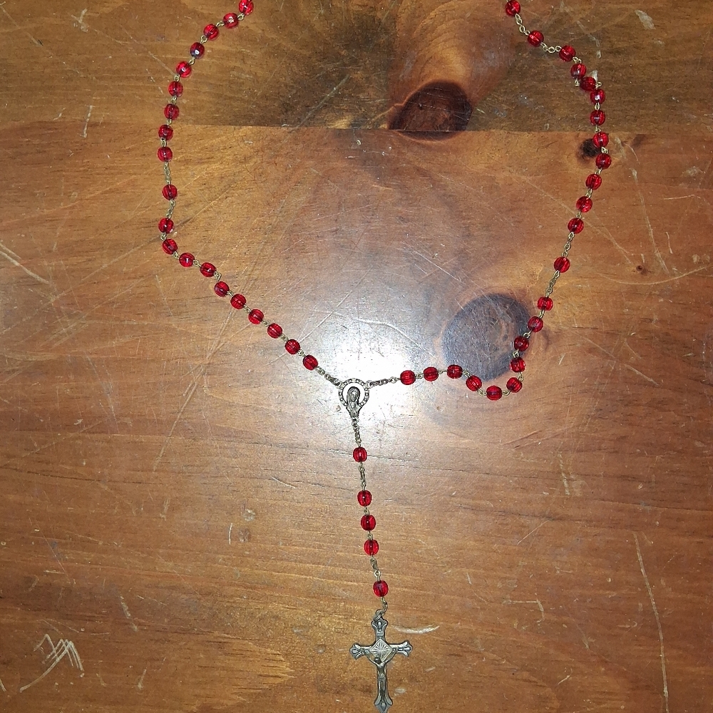 Vintage Red Glass Rosary With Crucifix Marked Italy - Picture 7 of 7